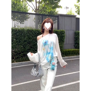上衣 原版 面料白色宽松慵懒风设计感露肩长袖 T恤女印花薄款 衫