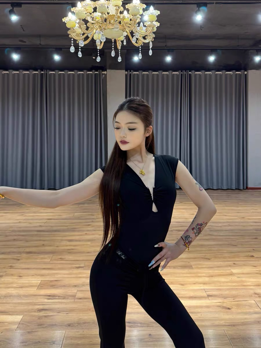 拉丁舞国标舞蹈摩登舞蕾丝美背内衣裹胸抹胸内搭上衣带胸垫喇叭裤