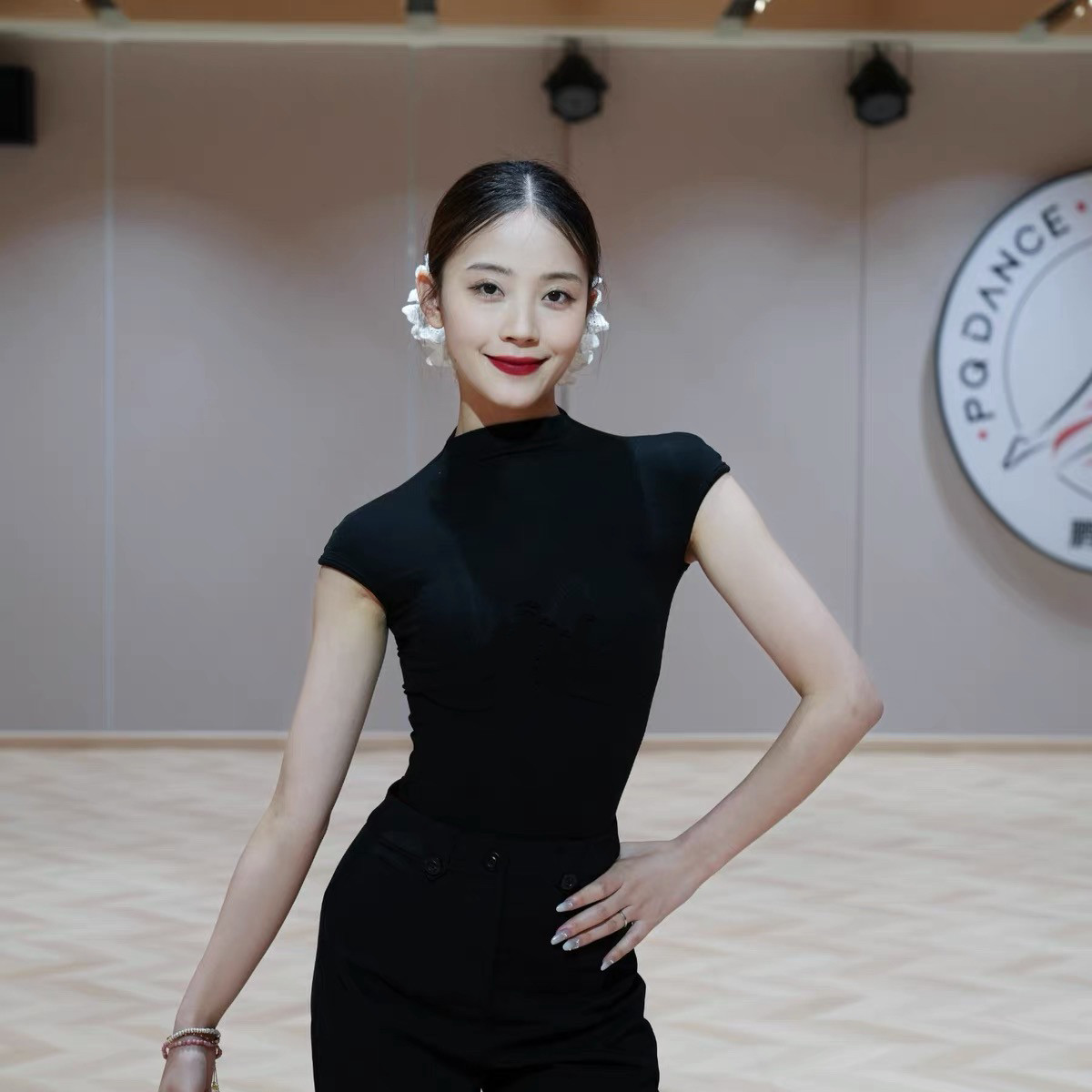 拉丁舞服摩登舞女成人新款半高领短袖上衣专业连体显瘦遮肉练功服