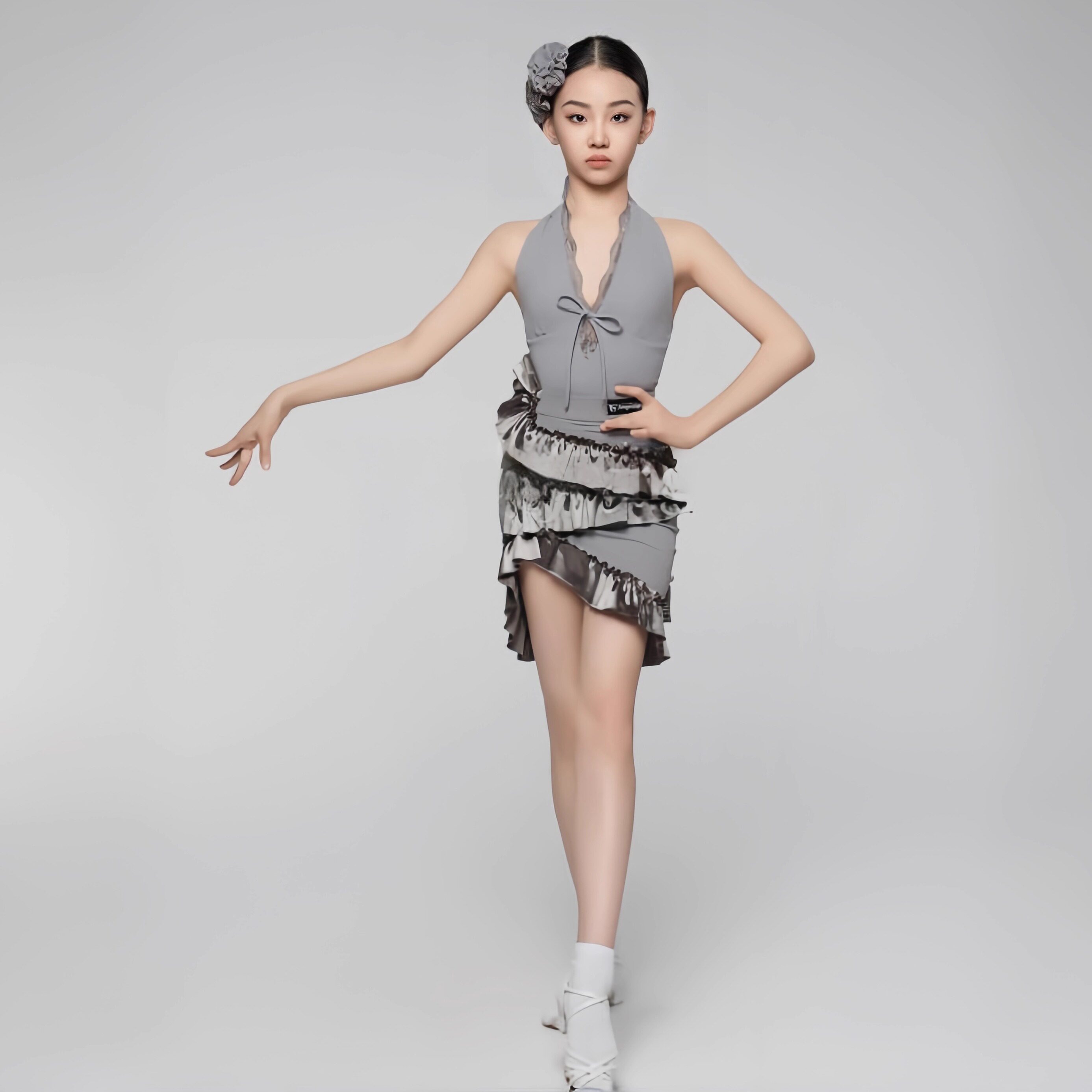 新款女童高级拉丁舞艺考服双色挂脖蕾丝拼接套装国标时尚表演出服