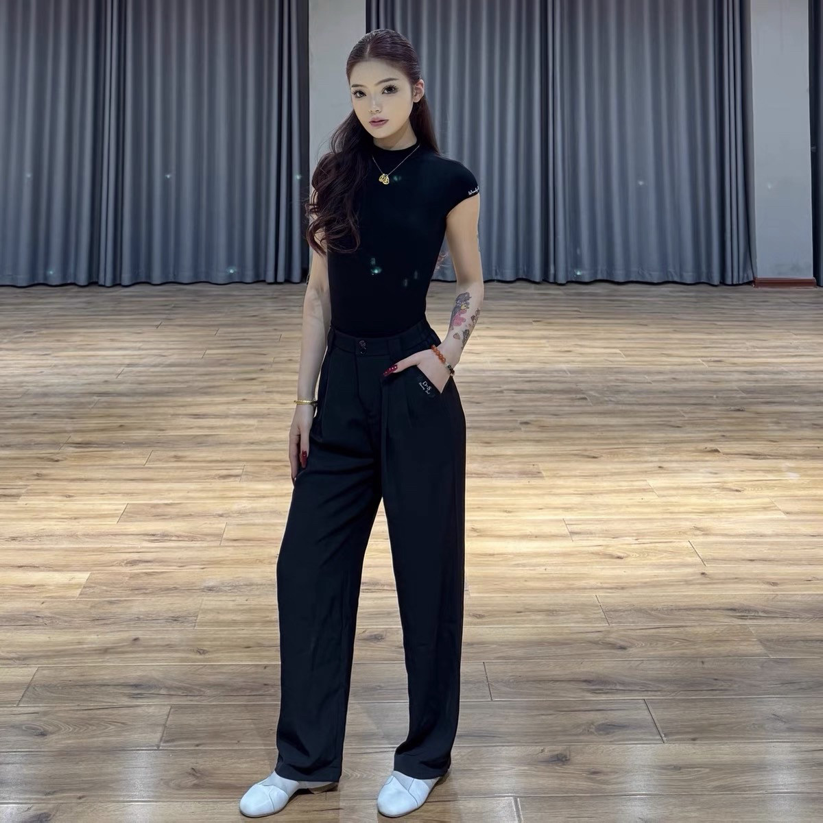 拉丁舞服女成人儿童练功服短袖显瘦连体新款拉上衣西装裤子艺考服