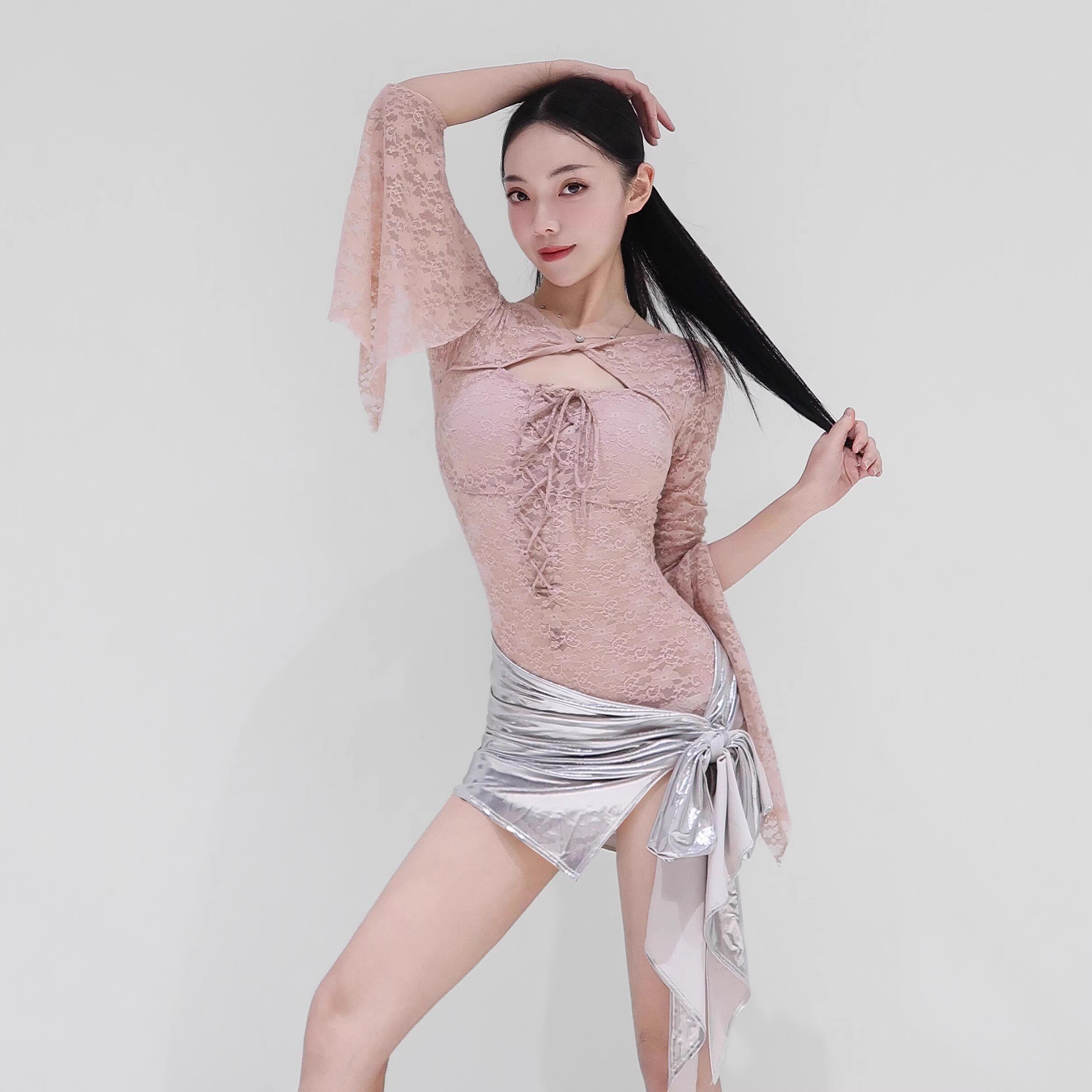 夏季成人新款拉丁舞练习服桃粉蕾丝飘袖高级感银色半身裙显瘦套装