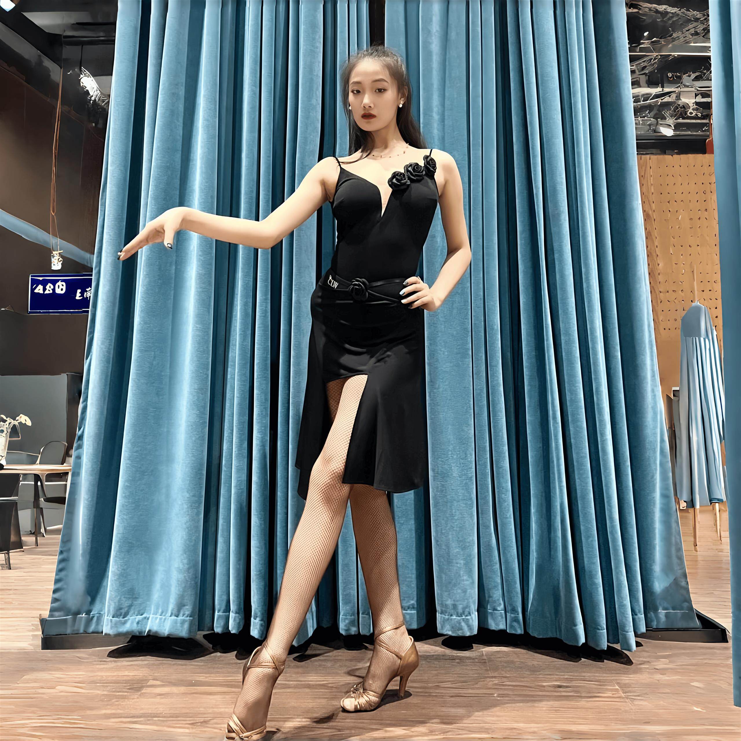 2025夏季成人女拉丁舞练功服吊带大露背连体上衣不规则短裙套装