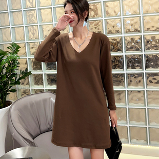 秋冬韩版德绒打底衫V领连衣裙长袖女百搭加厚T恤中长款打底裙大码