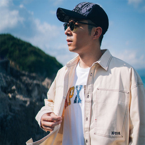 周柏豪XPXBYPUNKHIPPIE尖领长袖