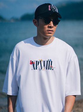 XPX 周柏豪 FLORAL XPXVIII. 印花团队英文字母情侣圆领短袖T恤