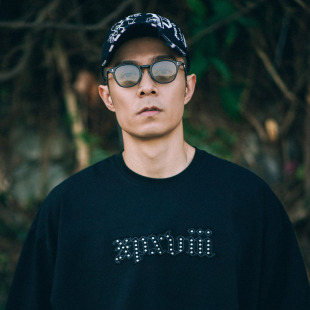 XPX 周柏豪 图案团队LOGO贴布烫钻印花短袖T恤