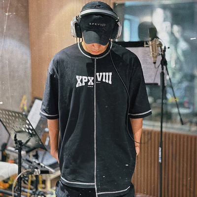 撞色车线设计圆领不对称短袖T恤