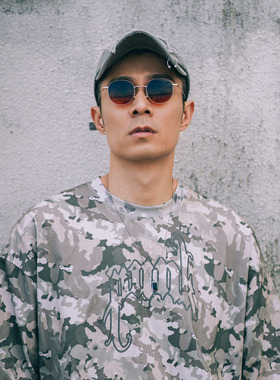 XPX 周柏豪 PUNK胸前LOGO迷彩印花短袖T恤