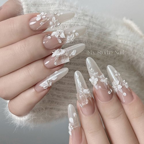高端手工定制光疗穿戴美甲成品白色雕花瓣新娘婚纱婚甲渐变孕妇长