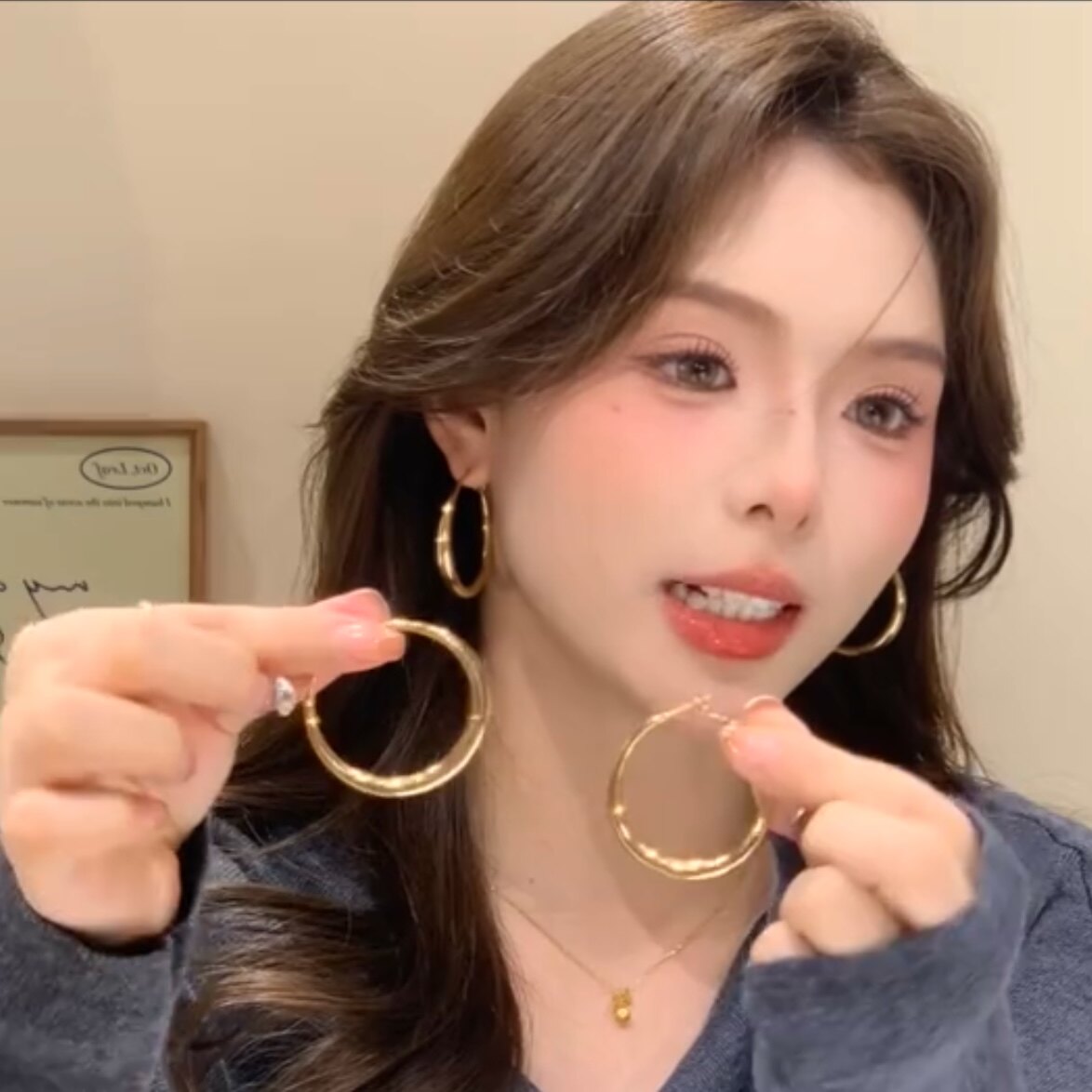 法式圈圈耳环小众2025年新款潮耳钉女高级感网红耳圈金色耳扣耳饰