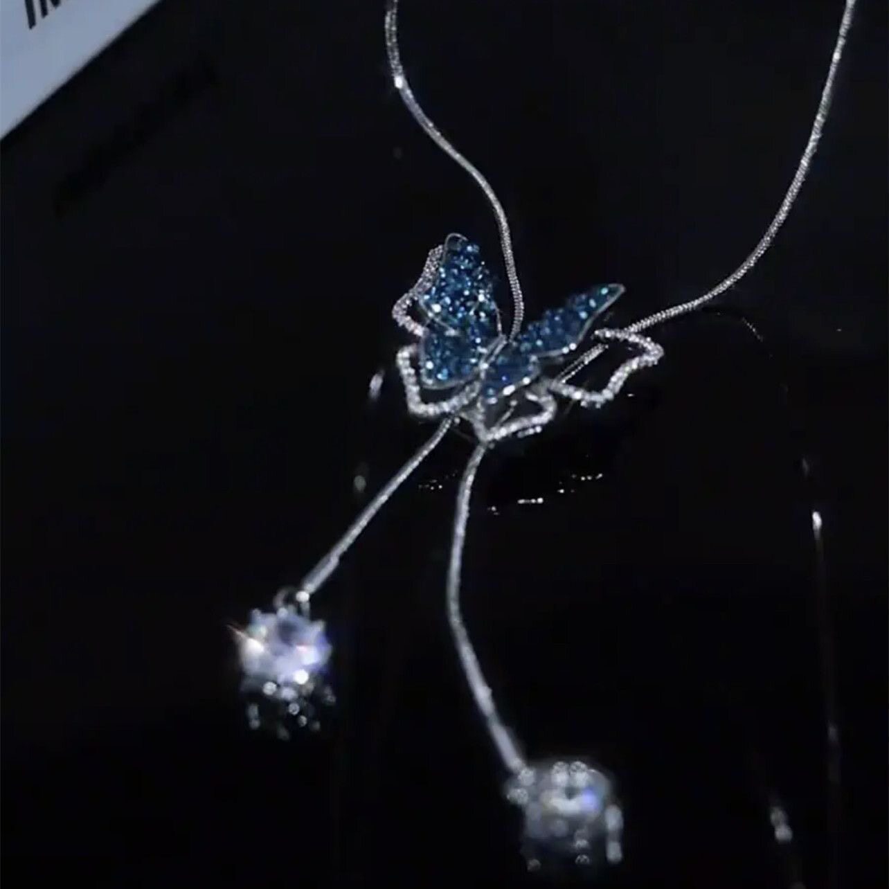 高级感镶钻蓝色蝴蝶项链可调节毛衣链2025年新款潮女长款毛衣配饰