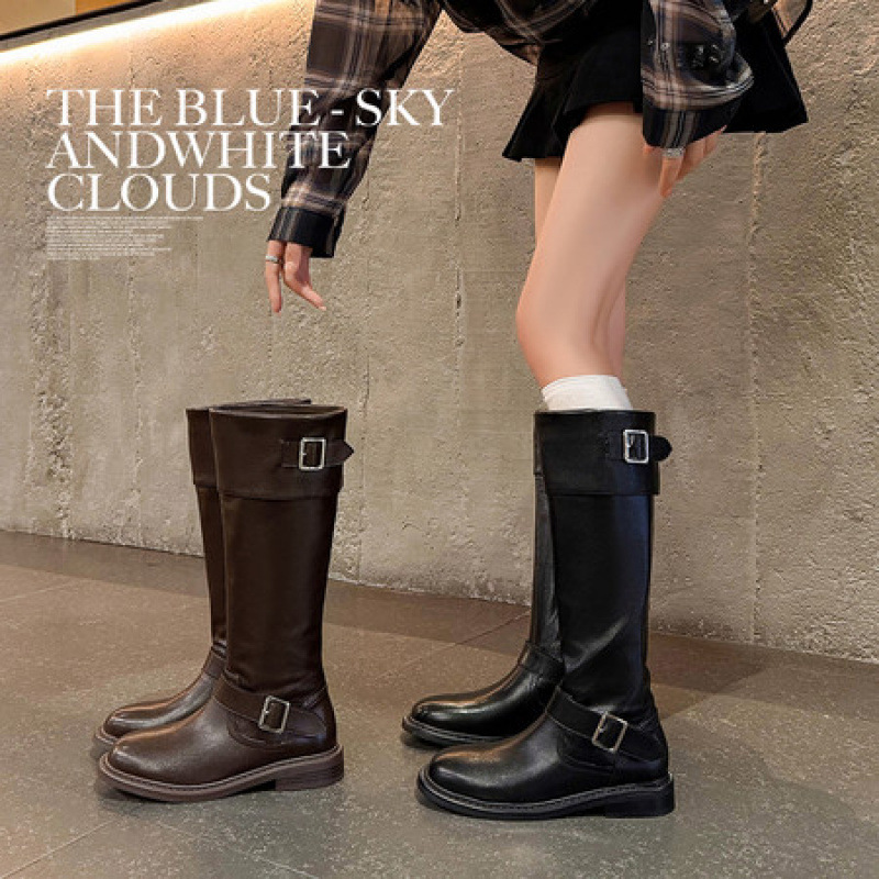 英伦复古中筒骑士靴2025新款皮带扣高筒靴圆头平底粗跟长靴子