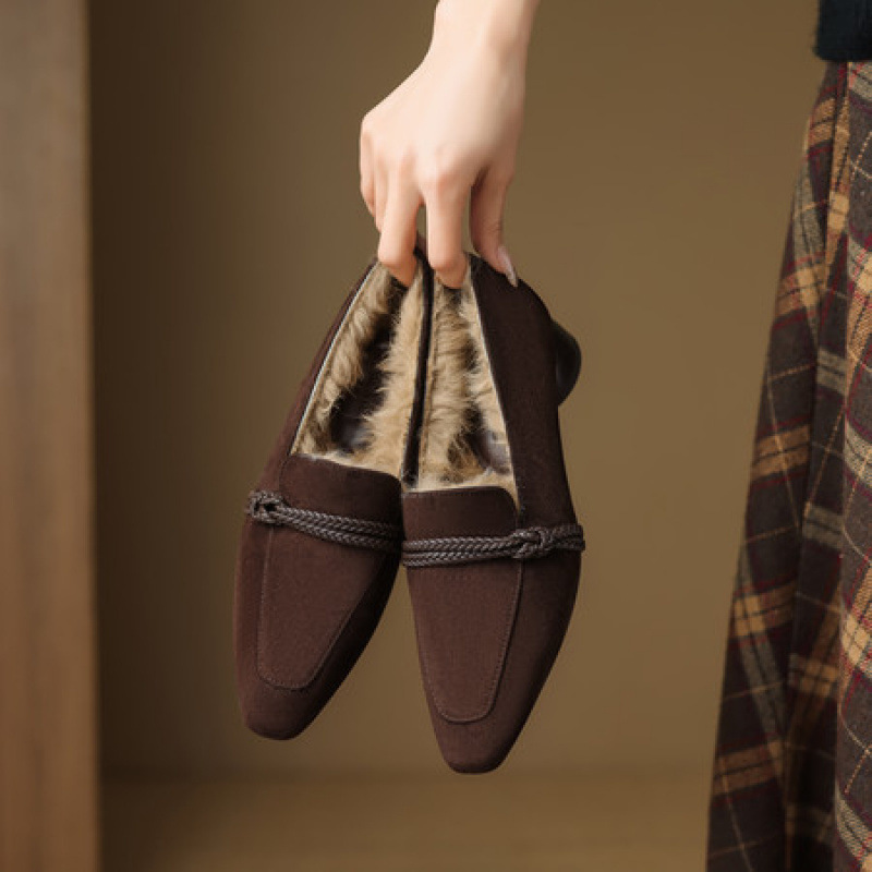 磨砂羊皮乐福鞋女2025新款粗跟尖头单鞋秋冬款黑色加绒女鞋小皮鞋