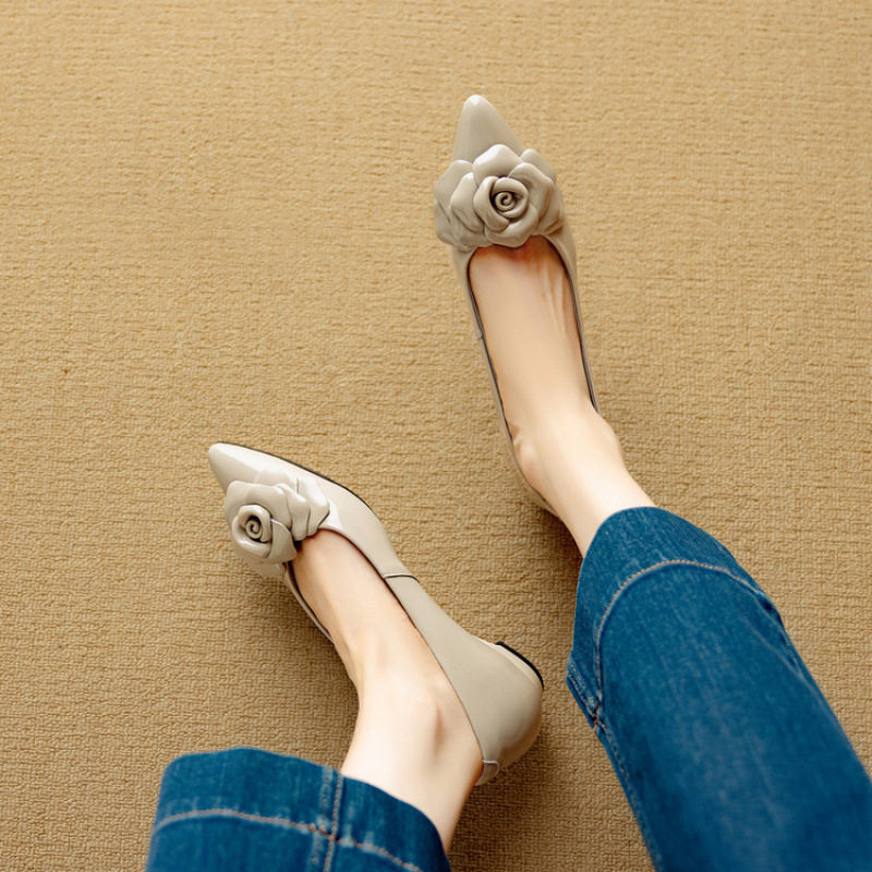 绝美巨好看花朵真皮漆皮尖头单鞋女浅口软底平底鞋女舒适不累脚,运动/瑜伽/健身/球迷用品,广场舞鞋,淘宝优惠券,粉丝福利购,淘宝优惠卷