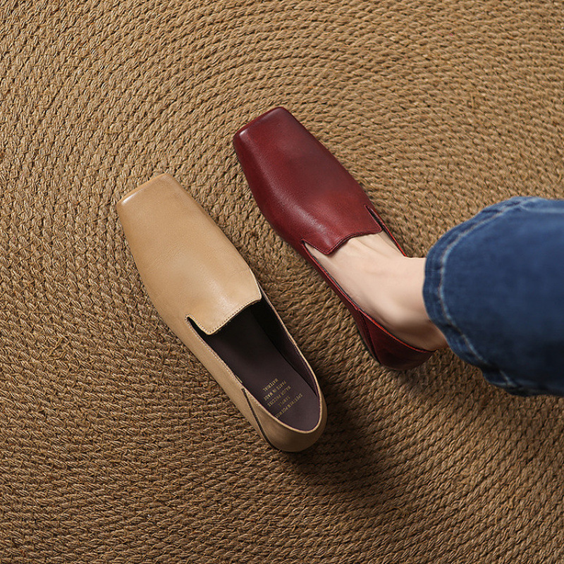 英伦风法式赫本百搭方头粗跟小皮鞋女2025新款春秋冬乐福单鞋黑色