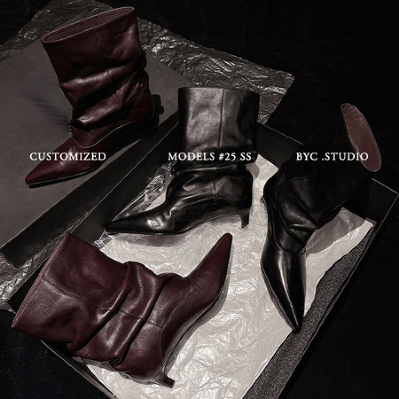 女士宽松高品质时尚2025年新款尖头细跟中跟中筒短靴子吸睛时装靴