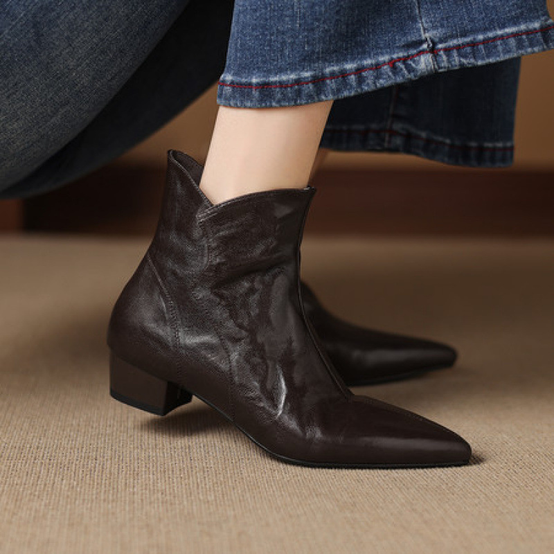 法式手抓纹羊皮尖头瘦瘦短靴女低跟洋气显脚小v口及踝靴气质裸靴