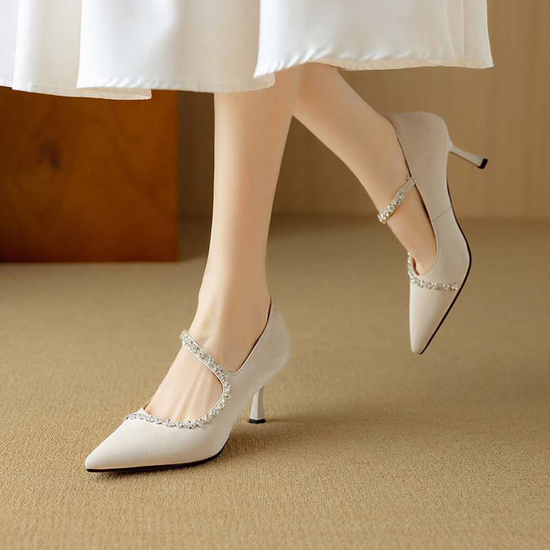 春秋季米白色水钻高跟鞋女气质高级不累脚尖头单鞋女浅口细跟法式,户外/登山/野营/旅行用品,登山鞋/徒步鞋,淘宝优惠券,粉丝福利购,淘宝优惠卷