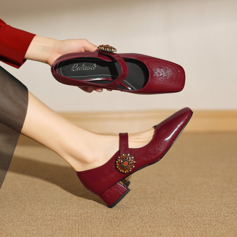 气质方头浅口单鞋女粗跟法式复古一字扣带玛丽珍鞋酒红色中跟皮鞋