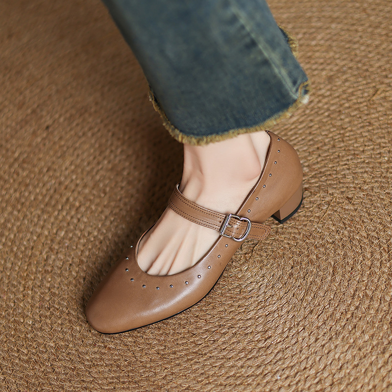 法式铆钉复古一字带玛丽珍鞋女2025新款真皮浅口粗中跟单鞋小皮鞋