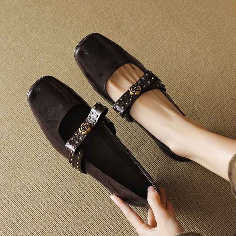 法式复古真皮铆钉山茶花单鞋女2025春秋新款蝴蝶结粗低跟玛丽珍鞋,户外/登山/野营/旅行用品,登山鞋/徒步鞋,淘宝优惠券,粉丝福利购,淘宝优惠卷