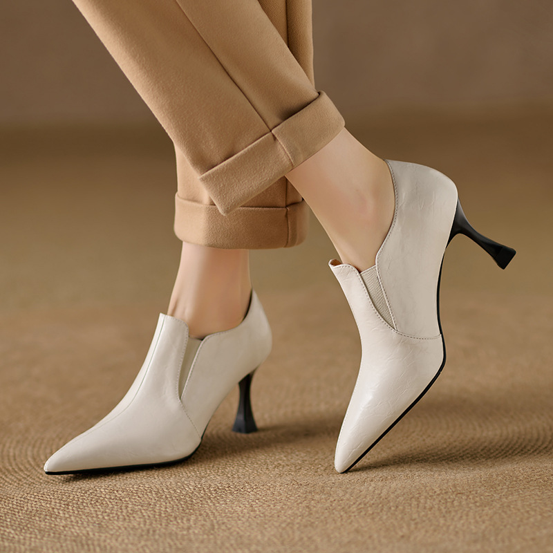 法式优雅轻奢时尚2025年秋冬尖头细跟高跟小皮鞋单鞋洋气气质裸靴