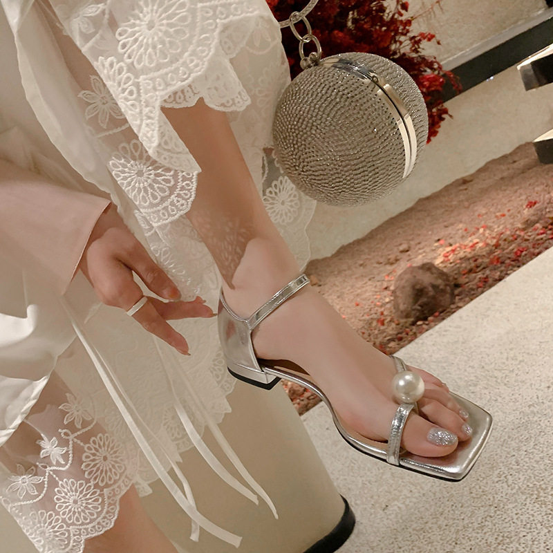 西喜自制 极简珍珠凉鞋女2023夏季新款气质银色方头套趾平底鞋,运动/瑜伽/健身/球迷用品,广场舞鞋,淘宝优惠券,粉丝福利购,淘宝优惠卷