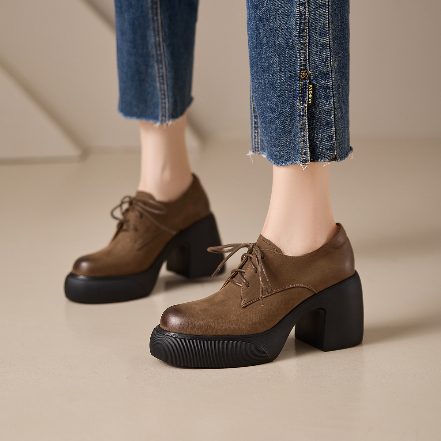 9cm粗跟厚底防水台系带单鞋2025新款内外全头层皮轻便舒适单鞋女