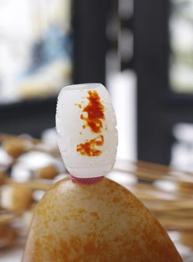 天然新疆和田玉红沁籽料手饰