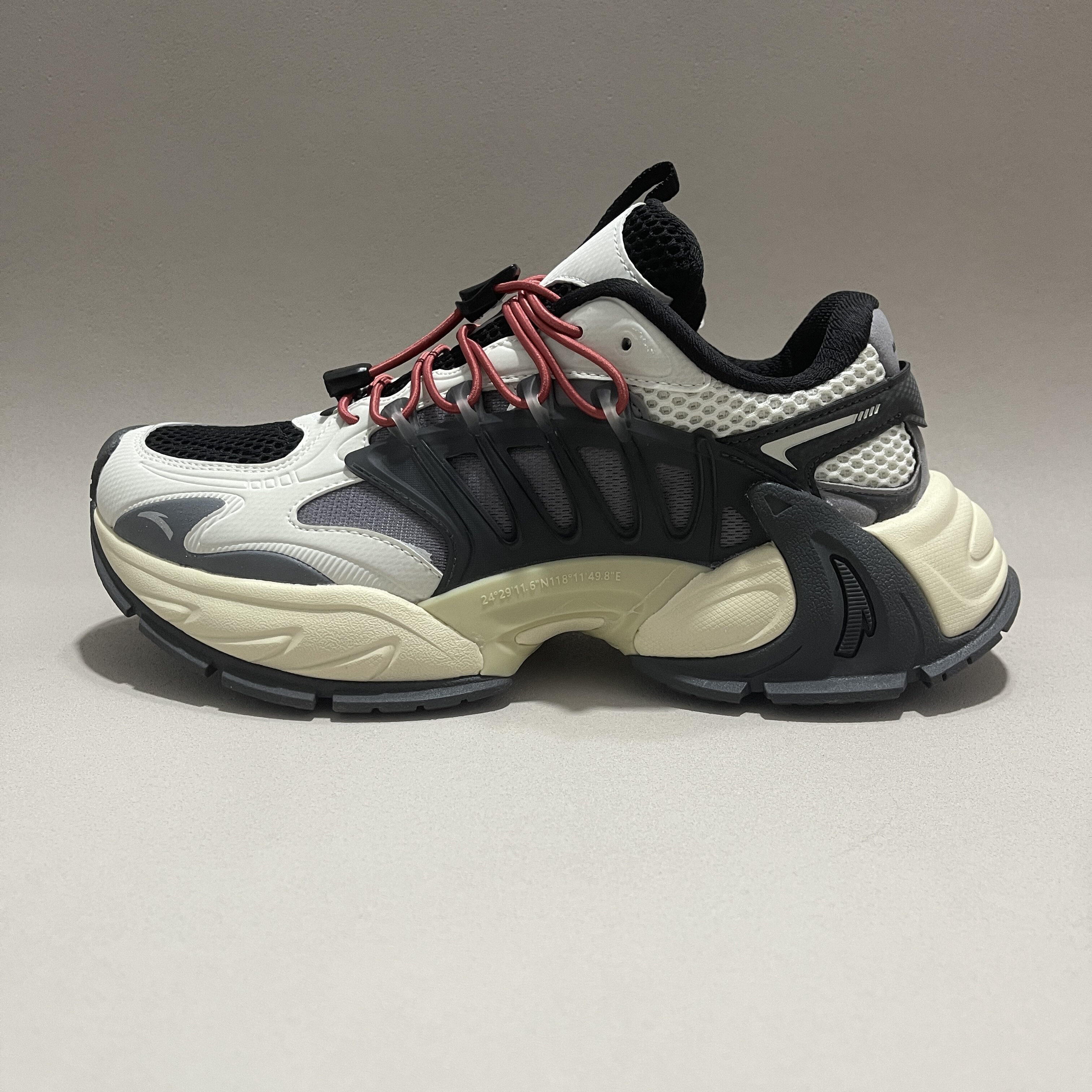 安踏 老爹鞋雀翎复古经典潮流休闲鞋低帮百搭时尚运动鞋112438898