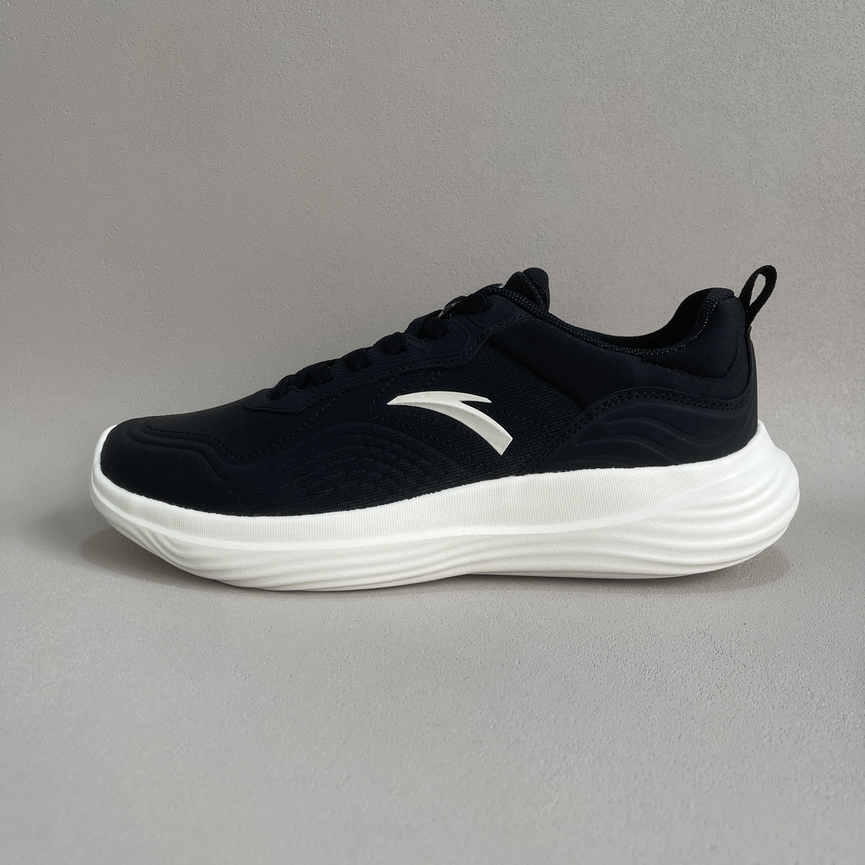 安踏男款2025秋冬轻便减震健身跑鞋健步慢跑运动鞋通勤112517795R