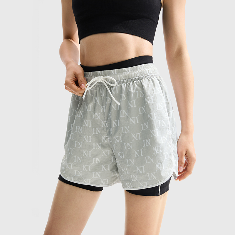 李宁运动裤春女子健身系列舒适透气百搭宽松运动短裤AKSU610-B品