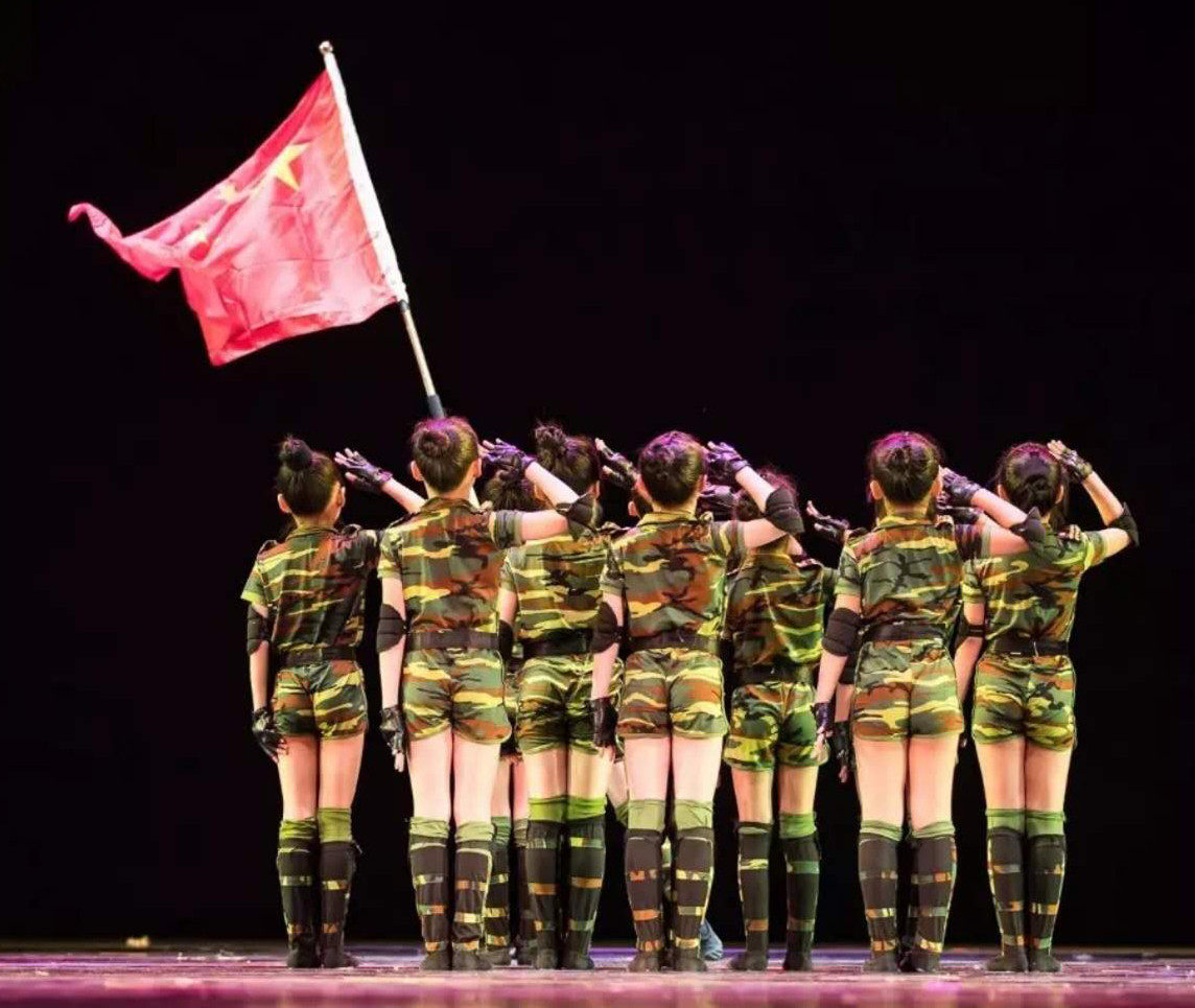小兵风采舞蹈演出服装 儿童女兵服装 小荷风采服装 弹力迷彩服装