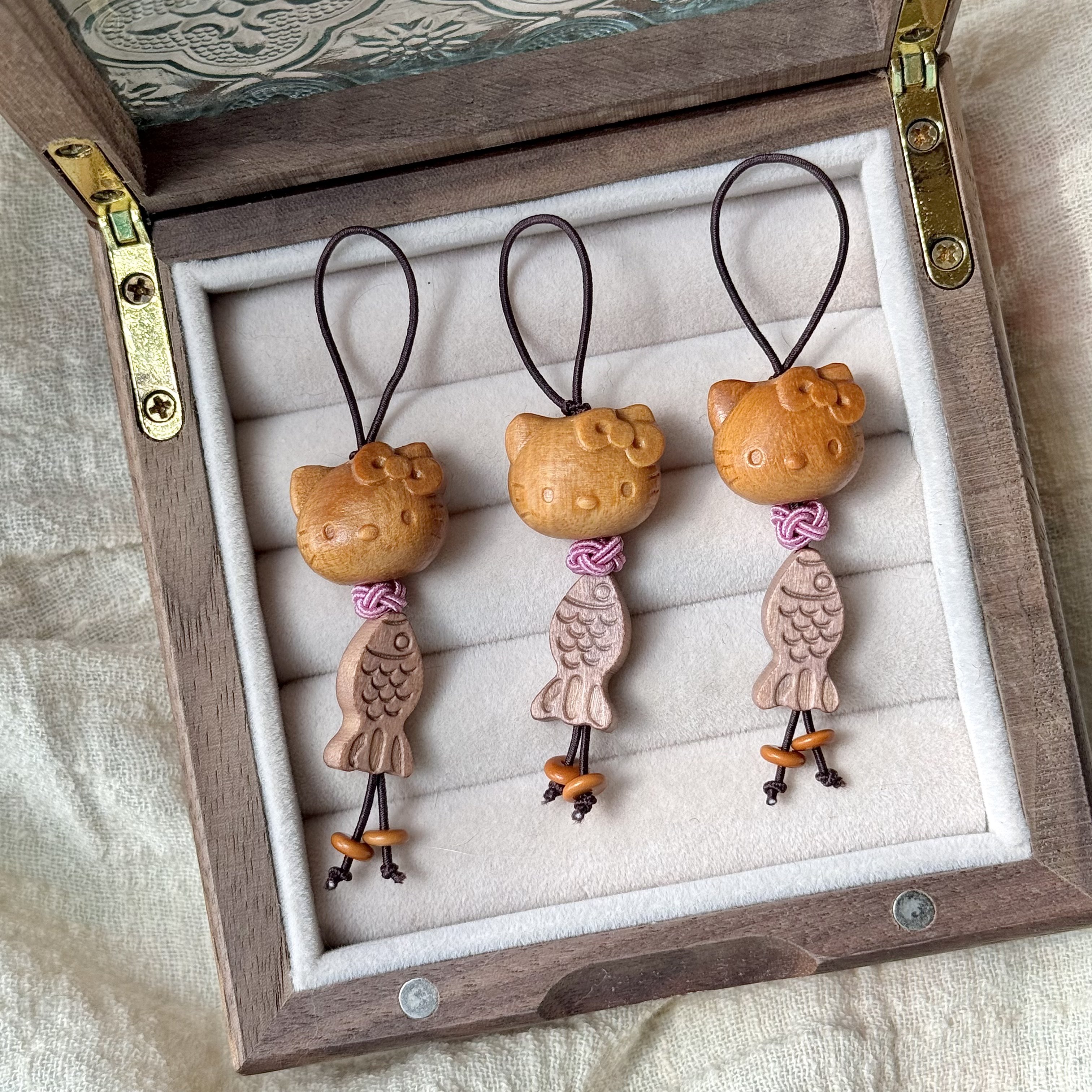 贝奇手作·Kitty鲷鱼烧 挂件手机绳檀木中式仿桃木小鱼平安好运,3C数码配件,手机挂件/手机链,淘宝优惠券,粉丝福利购,淘宝优惠卷