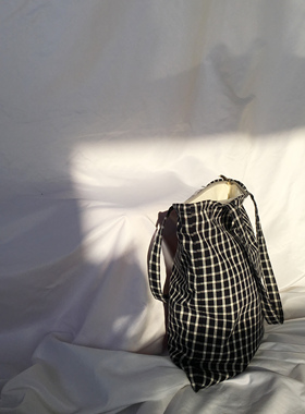 LU工作室 小众设计韩系简约格子布袋棉布小个子复古单肩帆布包女