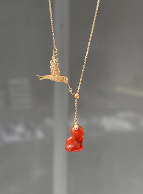 燕玺家 18K玫瑰金蜂鸟墨西哥火欧珀欧泊随行吊坠 彩金调节项链