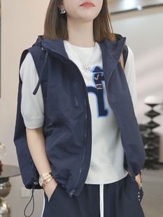 欧货洋气休闲连帽马甲女秋季宽松纯色百搭坎肩外套洋气时髦上衣女