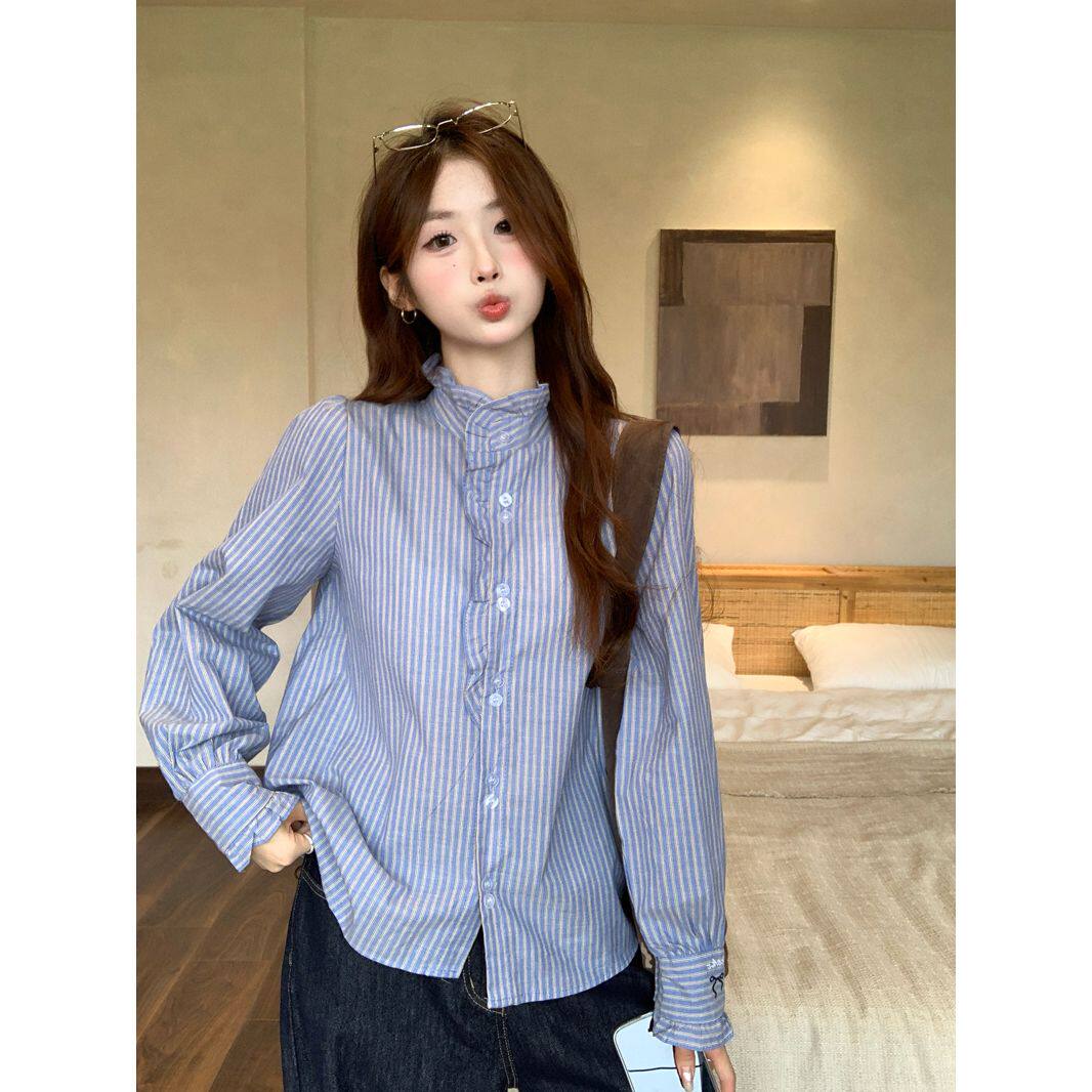 2026新款法式木耳边蓝色条纹衬衫女刺绣蝴蝶结宽松叠穿设计感上衣