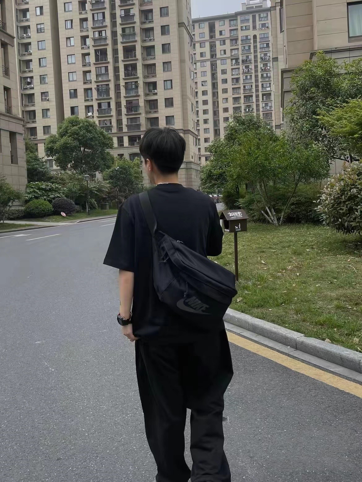 耐克/nike王一博同款男女单肩背包运动休闲腰包斜挎包 ba5751-010