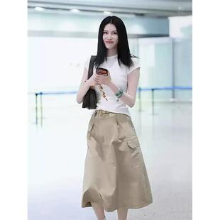 原版何穗明星同款白色短袖T恤上衣女+卡其色工装半身裙套装夏2026