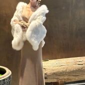 画报夫人原创自制高级编制兔毛狐狸毛皮草披肩外套奶油白新款 斗篷