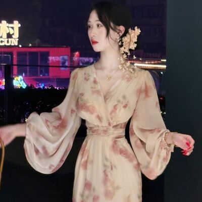 画报夫人原创自制春款碎花裙喇叭袖连衣裙 玫瑰花神明少女