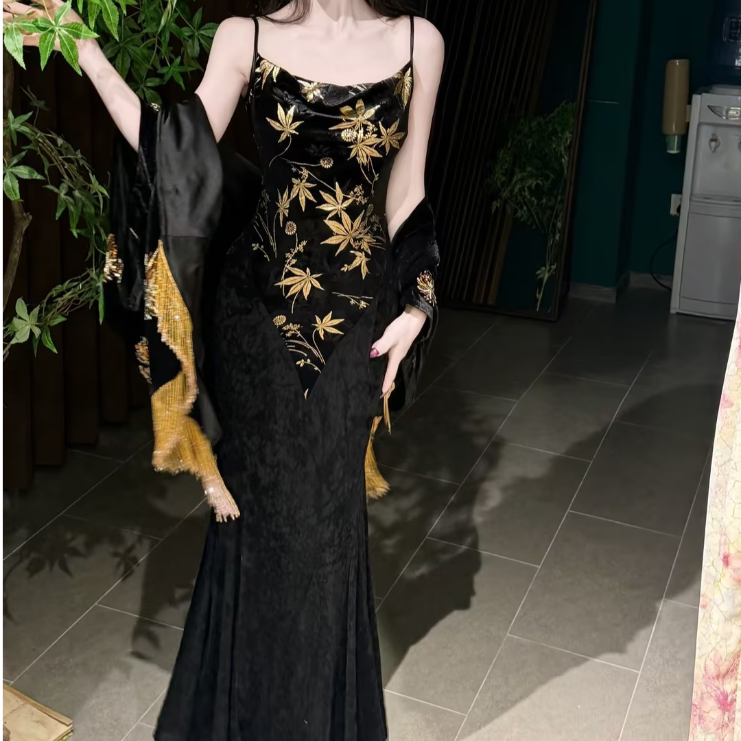 LHMknk1画报夫人原创烫金丝绒丝绒吊带拼接裙 黑色烫金拼接鱼尾裙图片