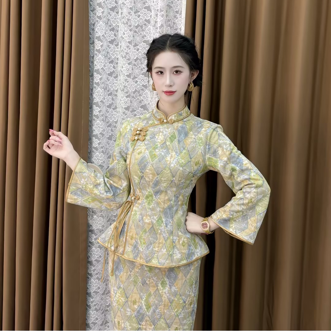 LHMknk1画报夫人原创秋冬显白织金针织提花旗袍 东方白玉两件套