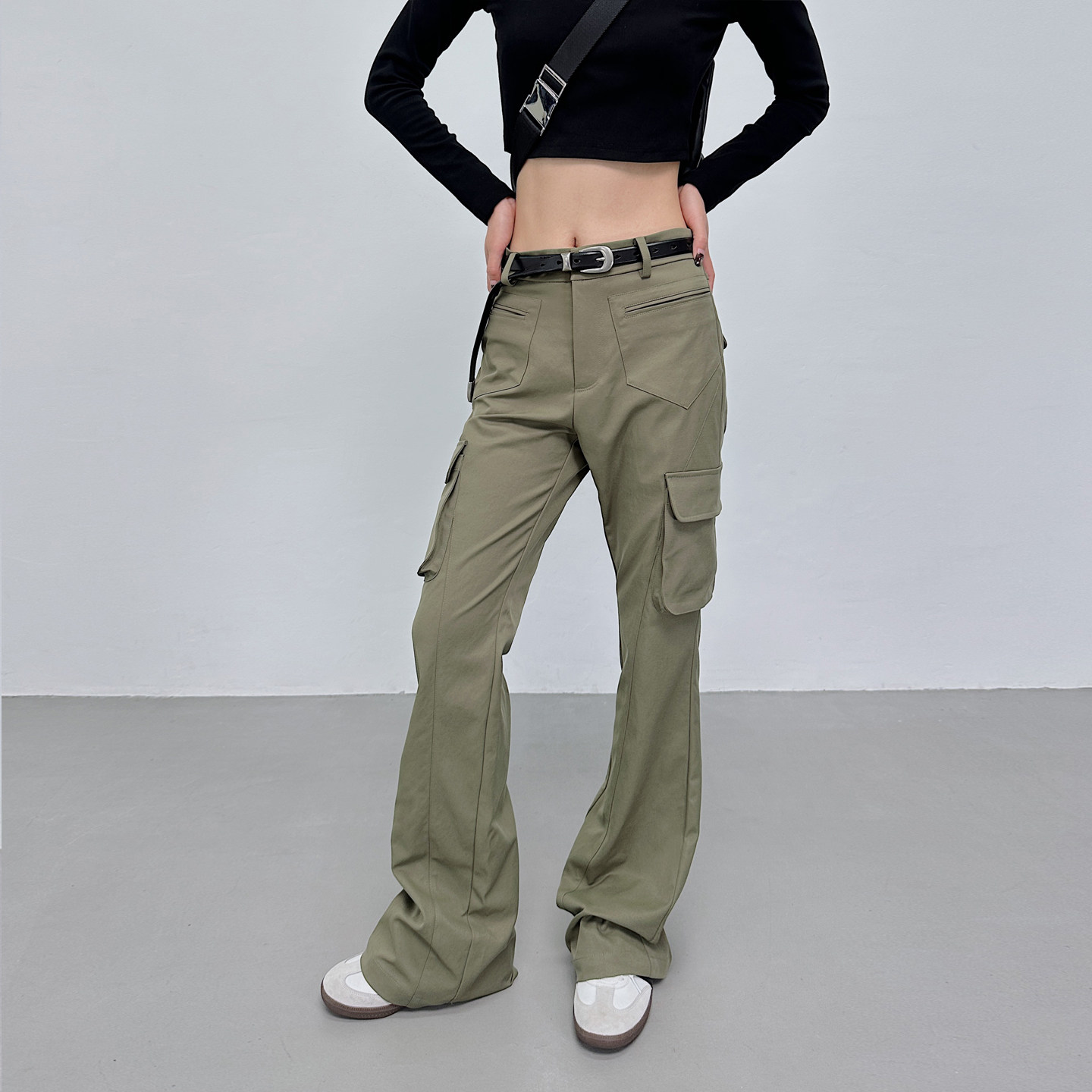 2025新款韩系慵懒风休闲爵士舞黑色加绒裤子冬加厚喇叭工装裤女款