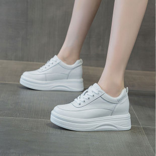 内增高小白鞋女厚底真皮显脚小2026新款春季女款轻便软底休闲鞋子