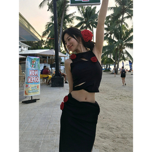 黑色不规则镂空无袖背心女性感立体玫瑰花低腰开叉半身裙两件套