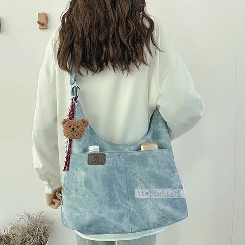 春夏新款软皮斜挎包可装书休闲