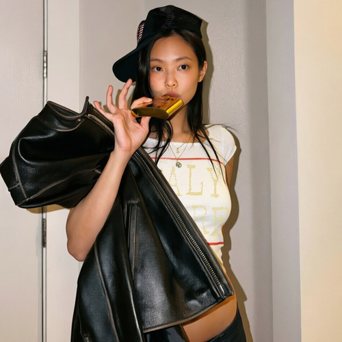 jennie同款时尚酷拽字母印花T恤